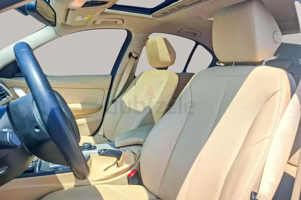 AED 684/month | 2018 BMW 3-Series 318i | GCC Specs | Ref#375819 - Image 11