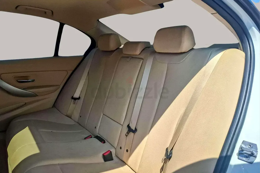 AED 684/month | 2018 BMW 3-Series 318i | GCC Specs | Ref#375819 - Image 12