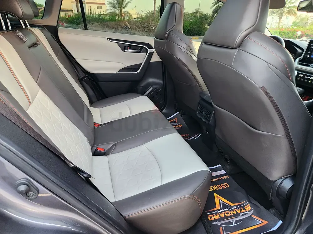 From Al Futtaim  No accident original paint - Image 16