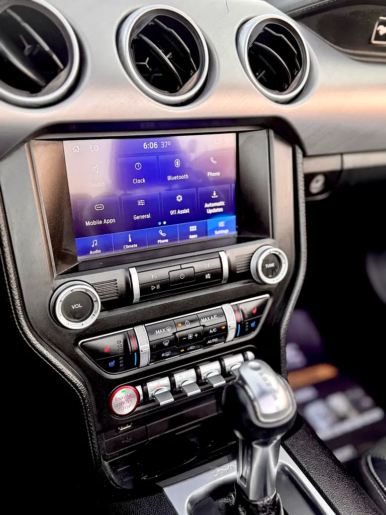 Mustang Ecoboost premium convertible - Image 11