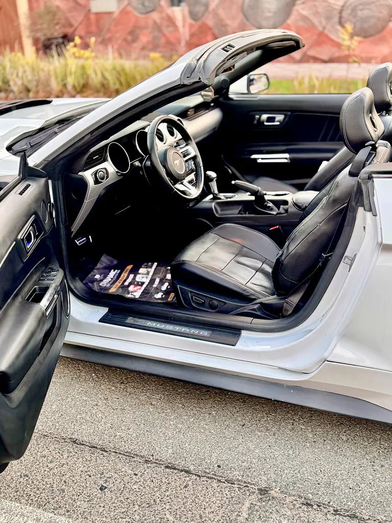Mustang Ecoboost premium convertible - Image 12