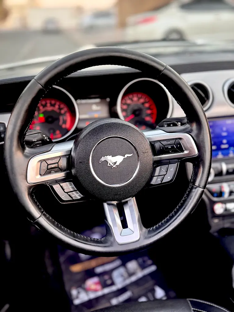 Mustang Ecoboost premium convertible - Image 9