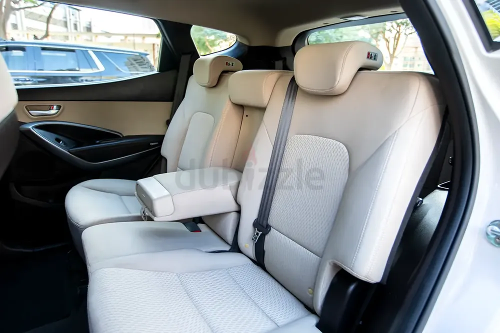 Hyundai Santafe GL 2016 GCC in Excellent Condition - Image 11