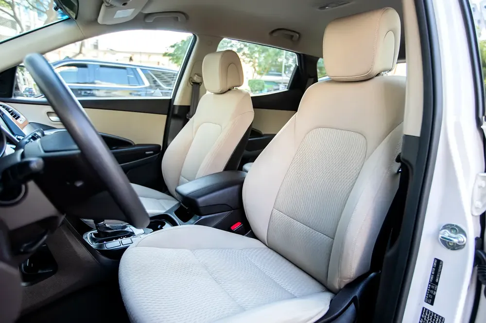 Hyundai Santafe GL 2016 GCC in Excellent Condition - Image 12