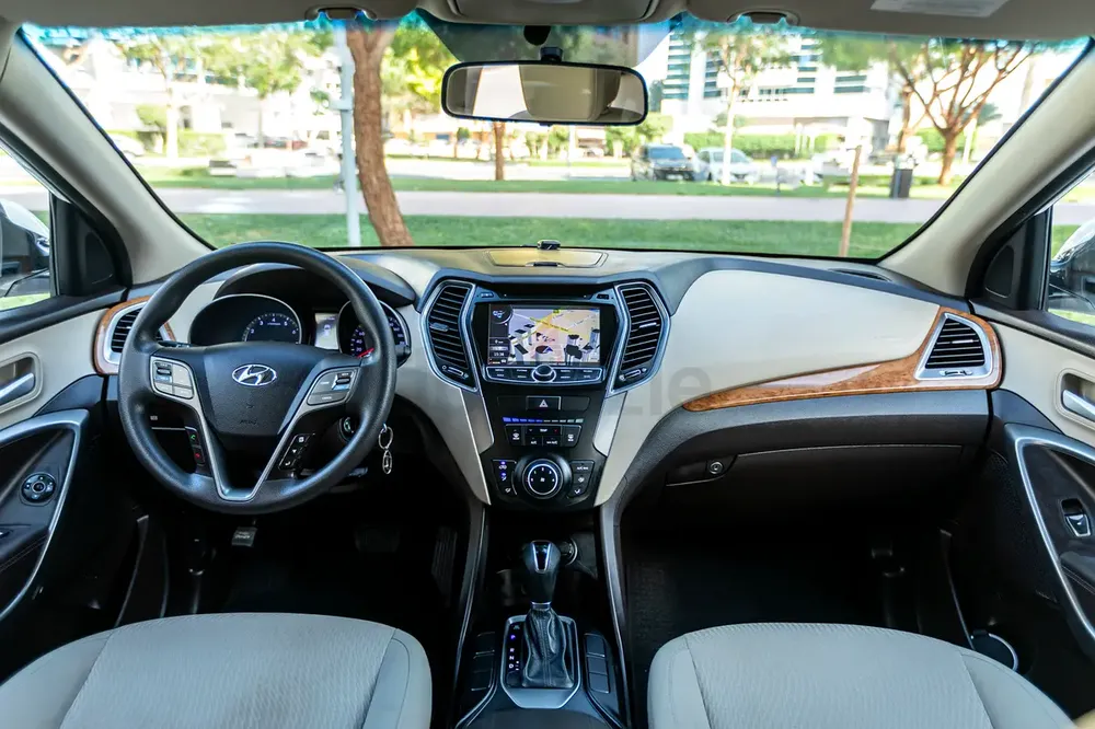 Hyundai Santafe GL 2016 GCC in Excellent Condition - Image 17