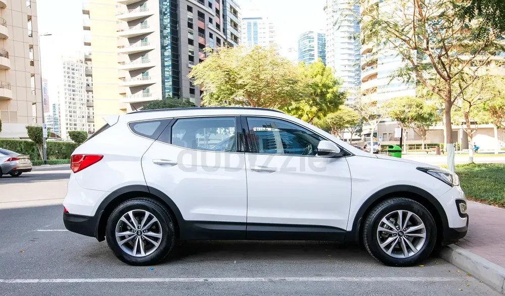 Hyundai Santafe GL 2016 GCC in Excellent Condition - Image 4