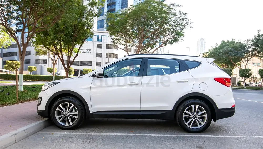 Hyundai Santafe GL 2016 GCC in Excellent Condition - Image 5