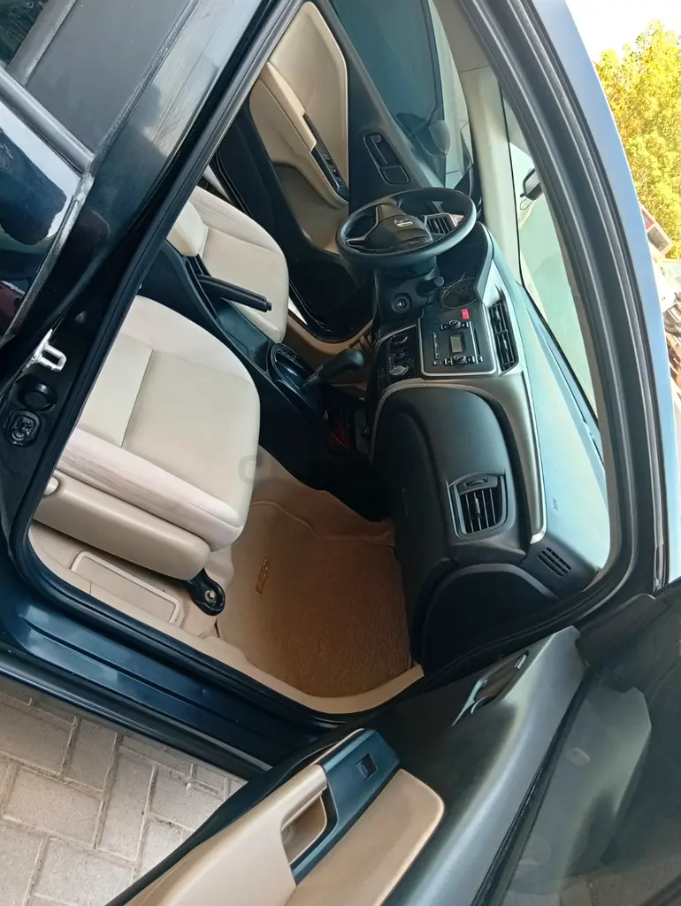Honda City LX 2016 GCC Specs - Excellent Condition - Image 16