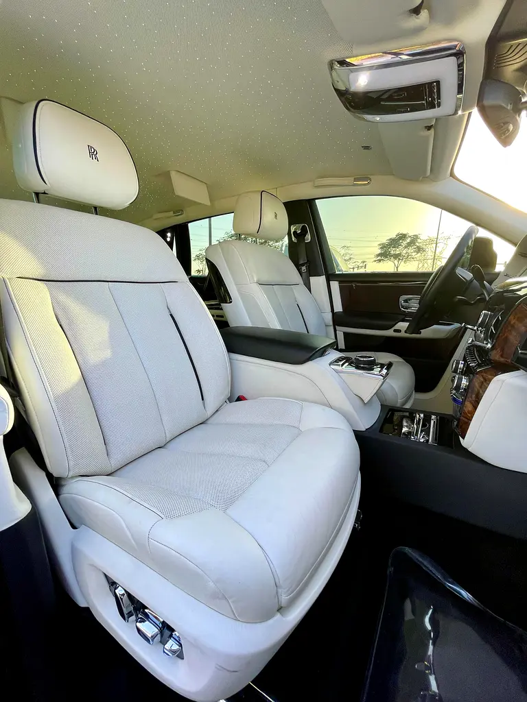 2019 Rolls Royce Extended Wheel Base GCC Specifications - Image 11