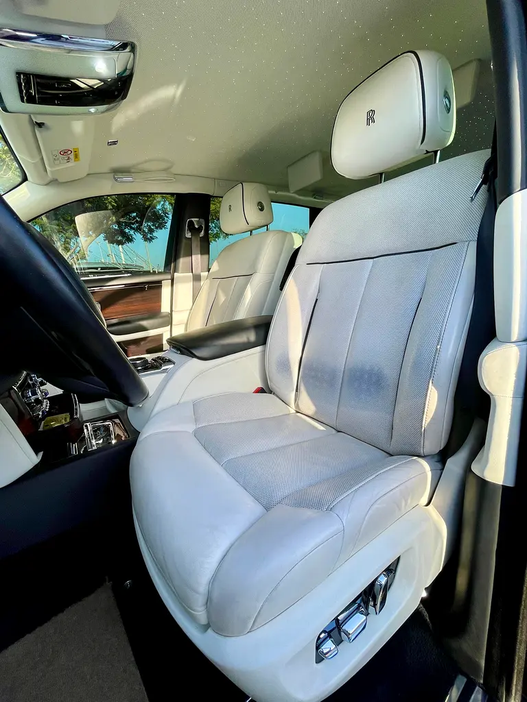 2019 Rolls Royce Extended Wheel Base GCC Specifications - Image 12