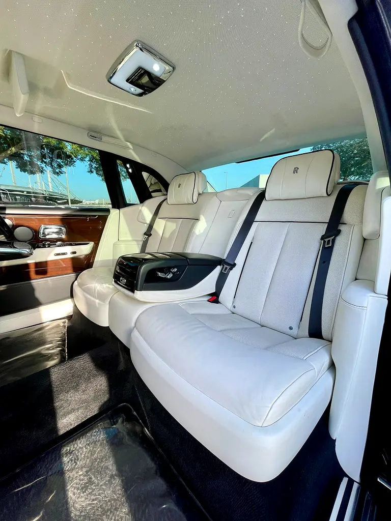 2019 Rolls Royce Extended Wheel Base GCC Specifications - Image 14