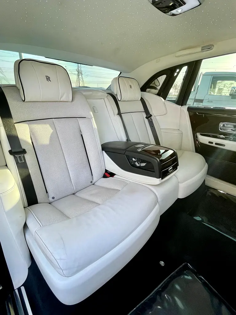 2019 Rolls Royce Extended Wheel Base GCC Specifications - Image 15