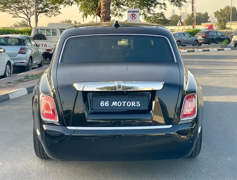 2019 Rolls Royce Extended Wheel Base GCC Specifications - Image 5