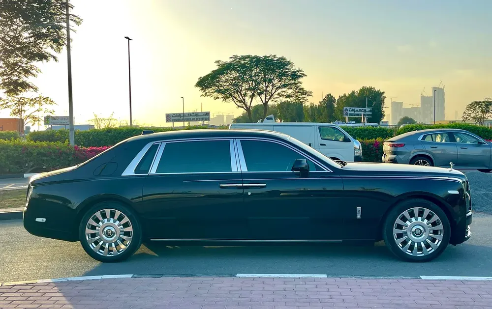 2019 Rolls Royce Extended Wheel Base GCC Specifications - Image 6
