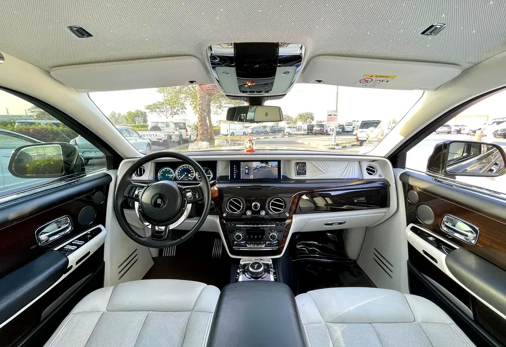 2019 Rolls Royce Extended Wheel Base GCC Specifications - Image 9