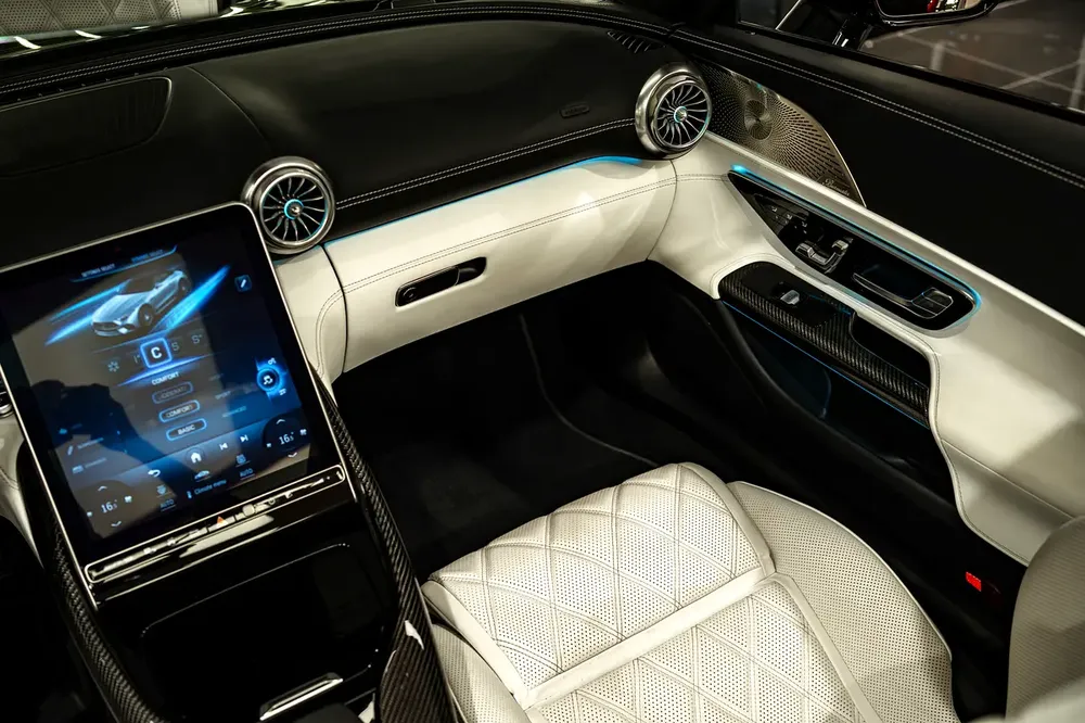 2023 Mercedes-Benz SL 55 AMG 4Matic Plus - GCC Specs - Image 11