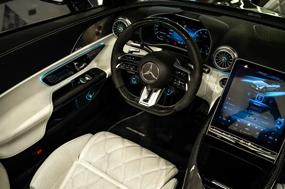 2023 Mercedes-Benz SL 55 AMG 4Matic Plus - GCC Specs - Image 13