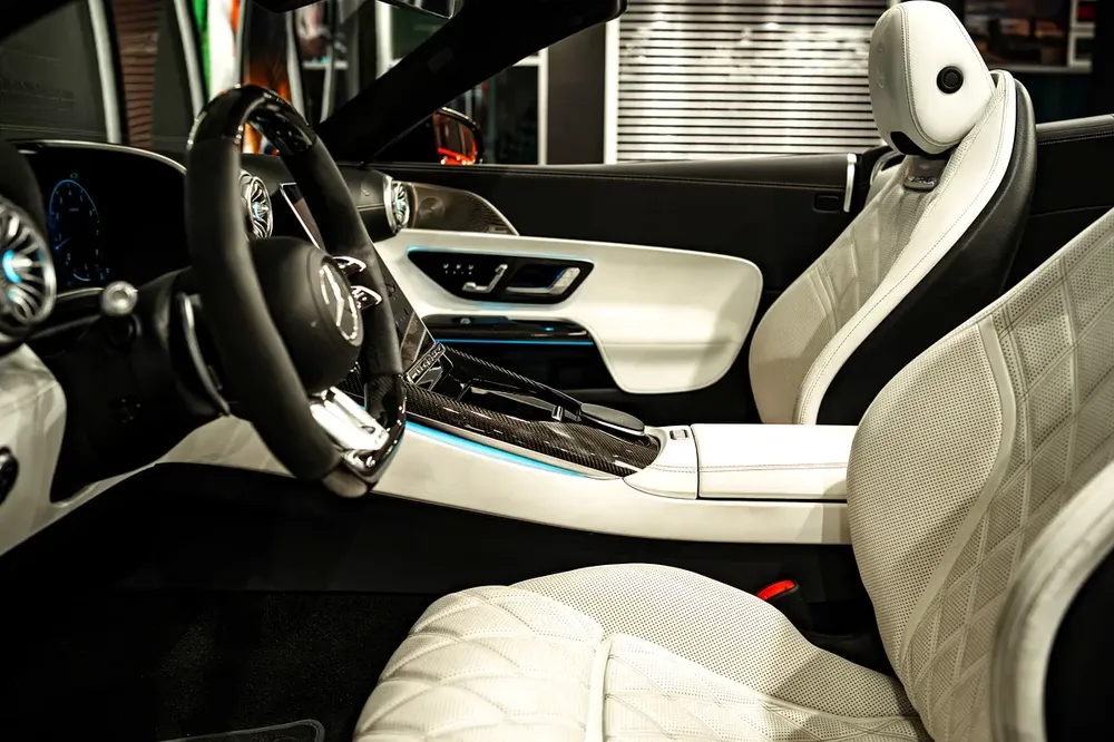 2023 Mercedes-Benz SL 55 AMG 4Matic Plus - GCC Specs - Image 17