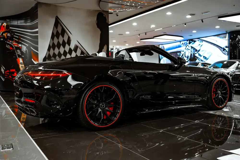2023 Mercedes-Benz SL 55 AMG 4Matic Plus - GCC Specs - Image 19