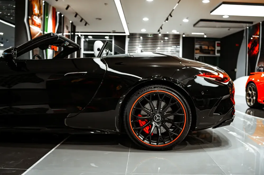 2023 Mercedes-Benz SL 55 AMG 4Matic Plus - GCC Specs - Image 9