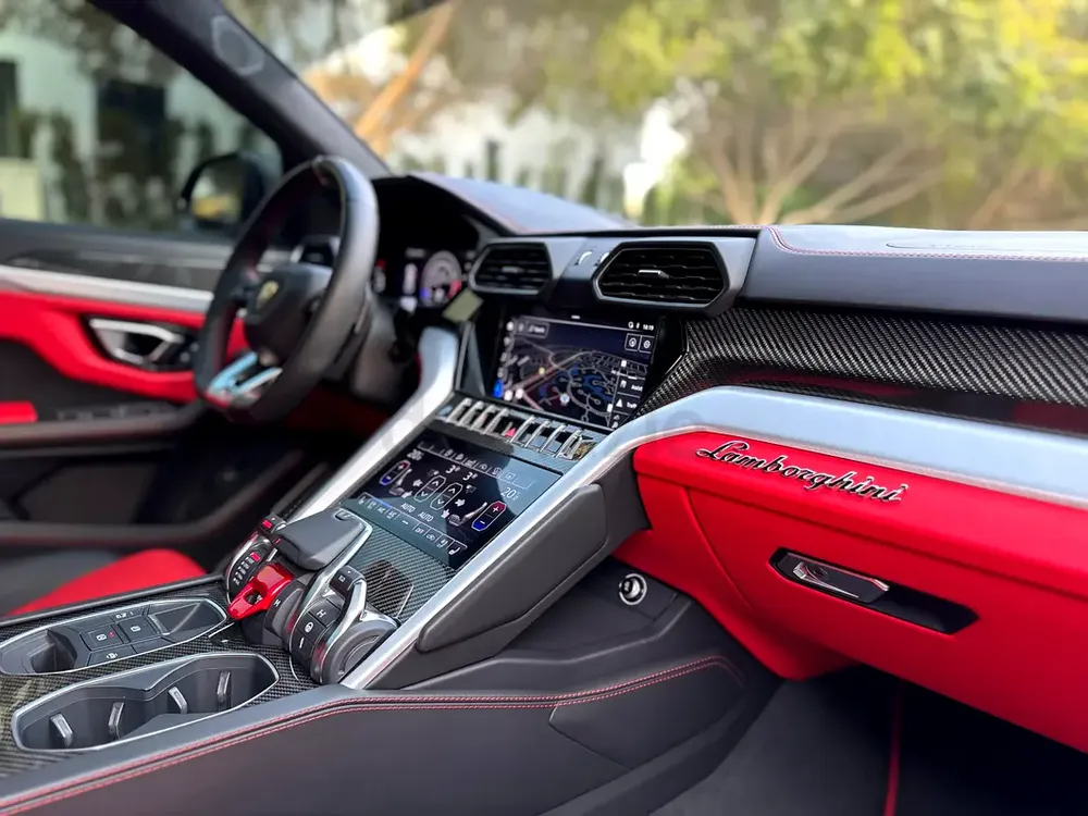 Lamborghini Urus | High Spec | Full Lamborghini Dealer History | Akrapovič | Carbon Fibre | PPF - Image 4