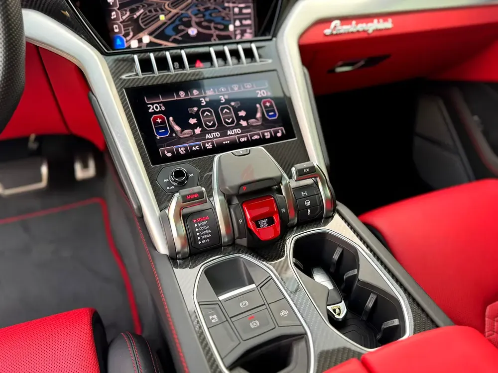 Lamborghini Urus | High Spec | Full Lamborghini Dealer History | Akrapovič | Carbon Fibre | PPF - Image 8