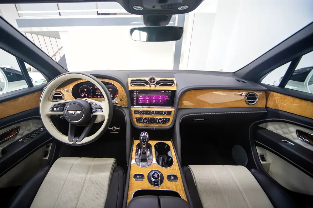 Bentley Bentayga V8 | 2021 | 13,000 km | Original Paint - Image 9