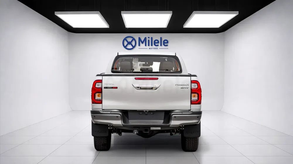 HILUX ADVENTURE | 2-YEAR WARRANTY + SERVICE AVAILABLE | IN-HOUSE FINANCING | 0% DOWNPAYMENT (BANK) - Image 7