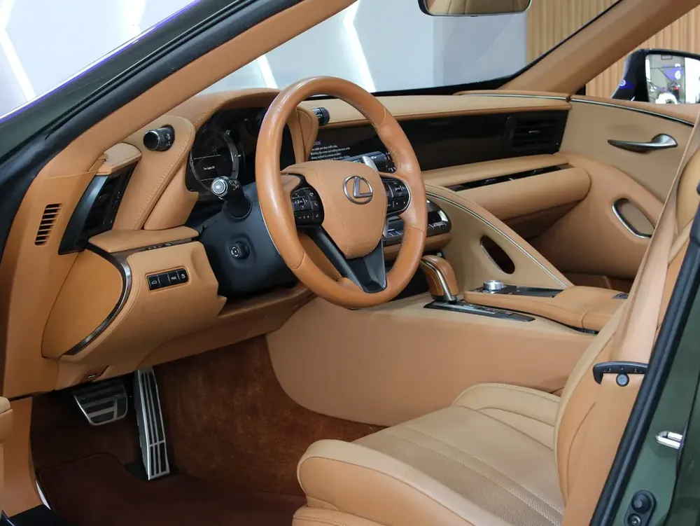 2024 Lexus LC 500 Titanium - V8 - Image 9
