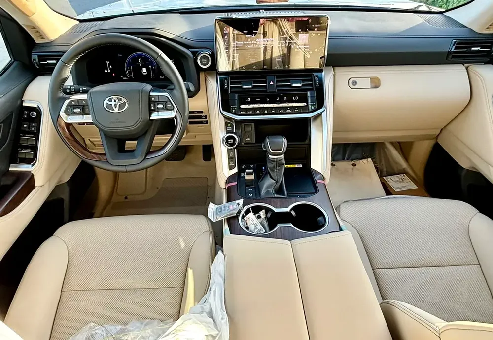 Toyota Land Cruiser GXRTWIN TURBO 3.5 L 2026 - GCC Specs - Brand New! - Image 9