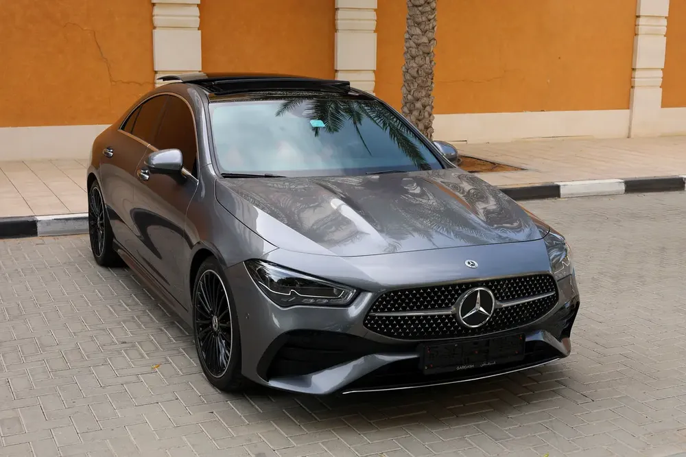 CLA250 4MATIC - GCC SPECS - 5 YEARS WARRANTY / SERVICE 105,000 KM - ACCIDENT FREE - - Image 4
