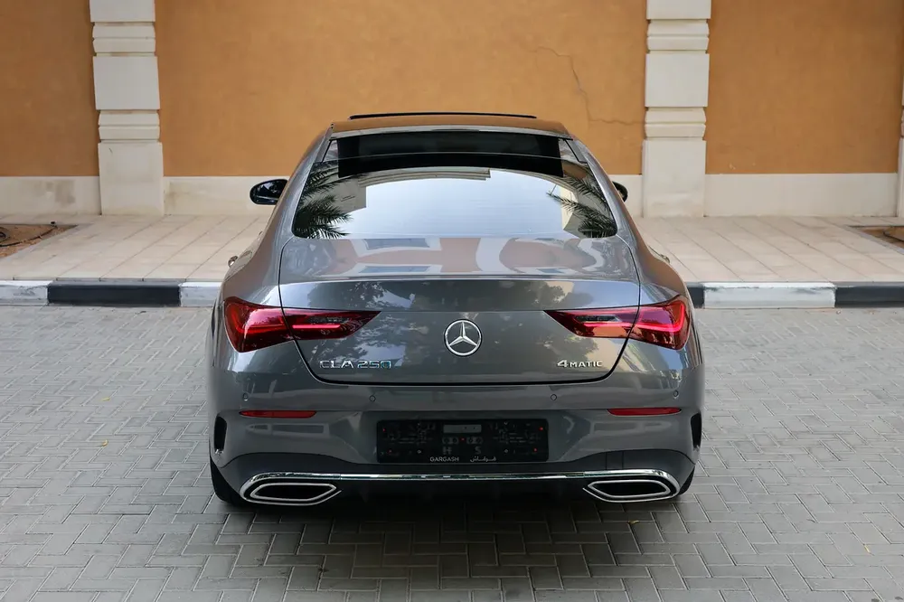 CLA250 4MATIC - GCC SPECS - 5 YEARS WARRANTY / SERVICE 105,000 KM - ACCIDENT FREE - - Image 8
