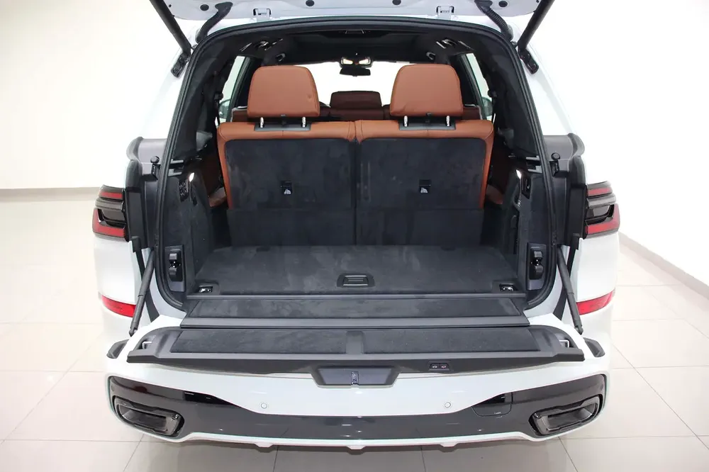 BMW X7 X-Drive 40i Luxury M Sport - Image 5