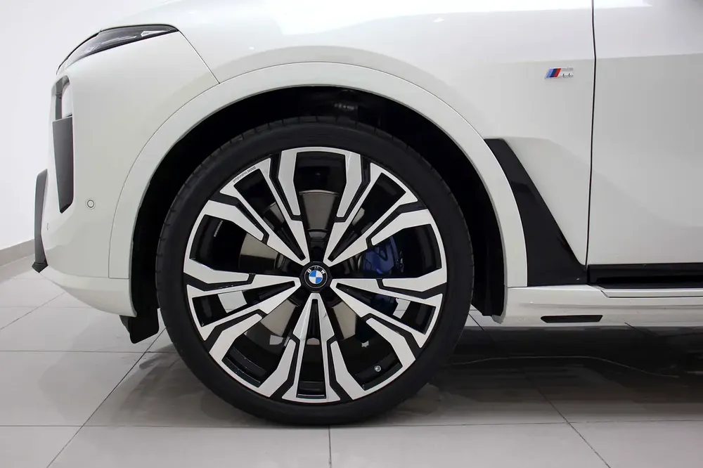 BMW X7 X-Drive 40i Luxury M Sport - Image 6