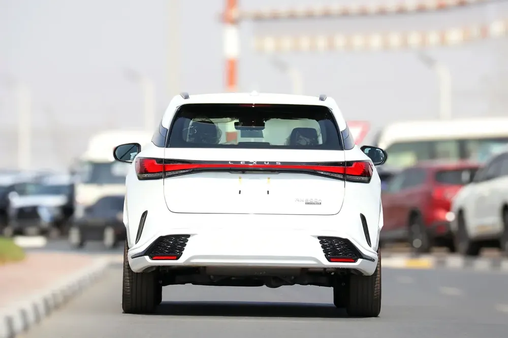 RX500 F-SPORT H 2025 - Image 4