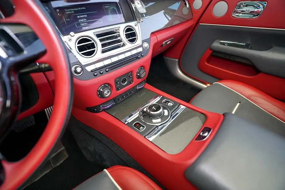 DAWN ONYX | CARBON INTERIOR | CARBON EXTERIOR | 3 BUTTONS | TWO TONE INTERIOR | WARRANTY AVAILABLE - Image 11
