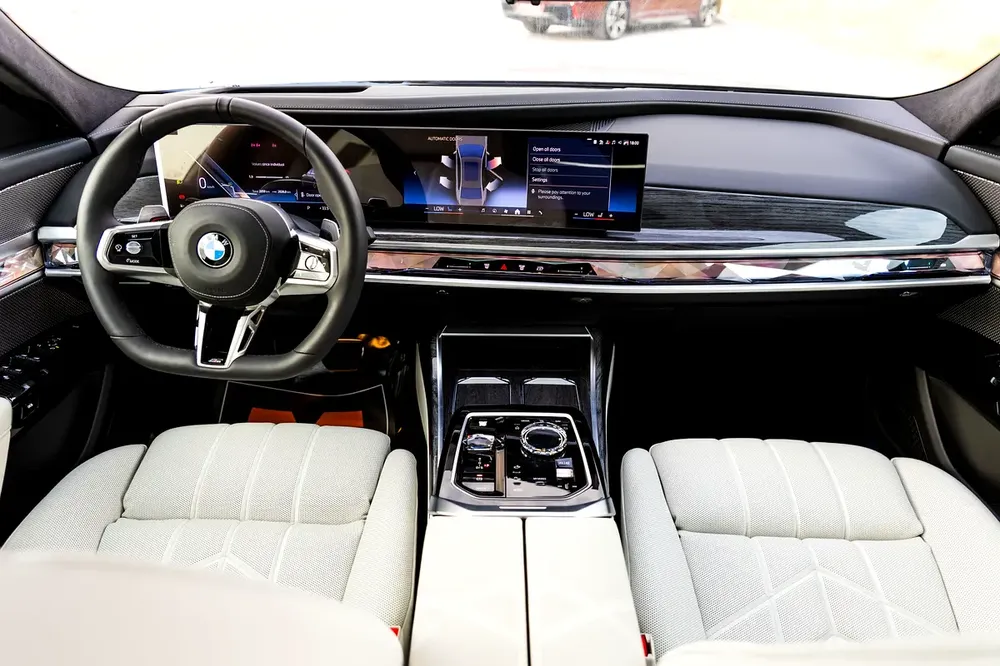 BMW 740i M Sport Individual – 2026 | GCC | Only 2,050 KM | 2 Years Warranty | AED 449,000 - Image 16