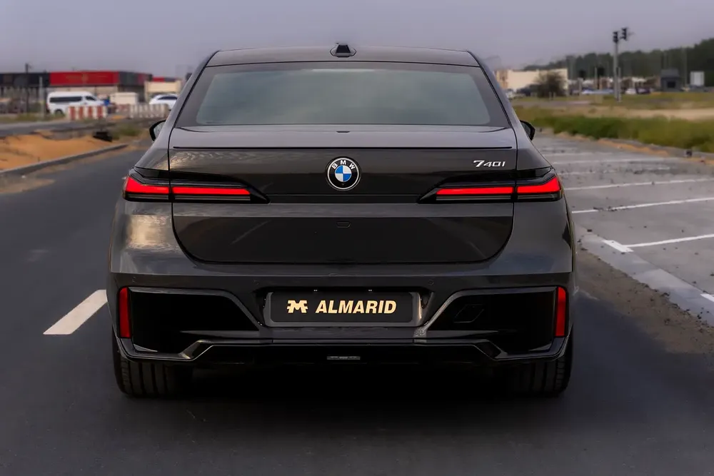BMW 740i M Sport Individual – 2026 | GCC | Only 2,050 KM | 2 Years Warranty | AED 449,000 - Image 4