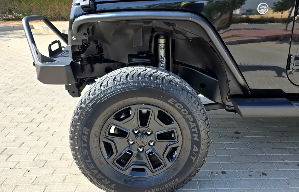 Jeep Wrangler Willys 2017 4x4 V6 GCC Specs - Image 13