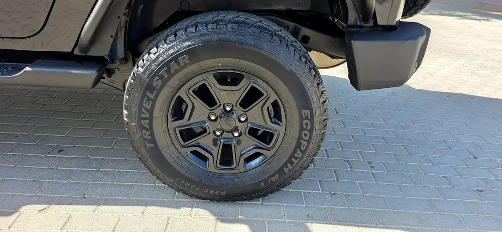 Jeep Wrangler Willys 2017 4x4 V6 GCC Specs - Image 14