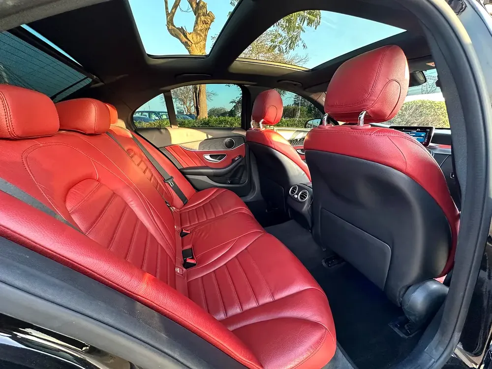 MERCEDES-BENZ C200 2019 GCC FULL OPTION NO PAINT FULL SERVICE - Image 10