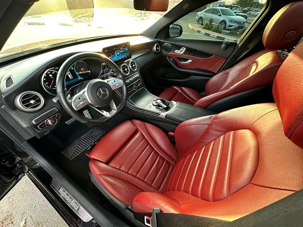 MERCEDES-BENZ C200 2019 GCC FULL OPTION NO PAINT FULL SERVICE - Image 11