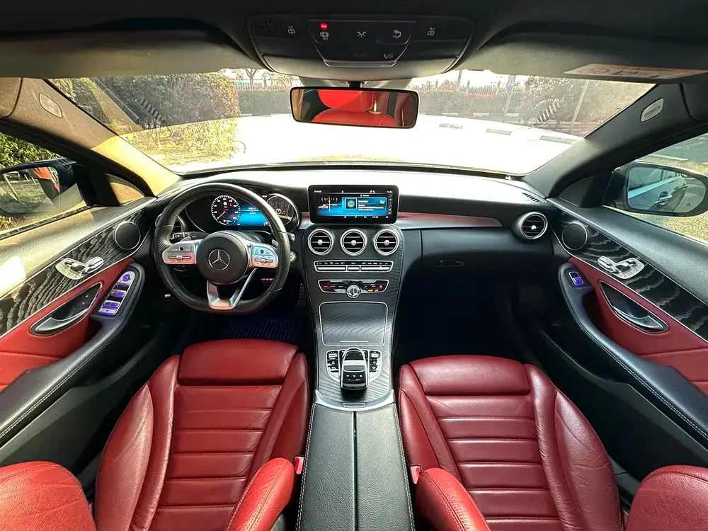 MERCEDES-BENZ C200 2019 GCC FULL OPTION NO PAINT FULL SERVICE - Image 9