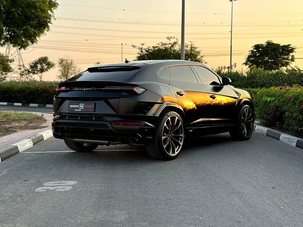 Lamborghini urus S | fully loaded |clean title |premium color - Image 6