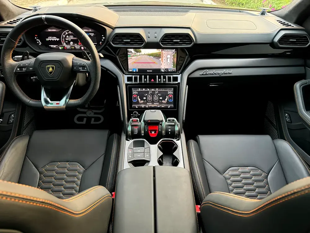 Lamborghini urus S | fully loaded |clean title |premium color - Image 7