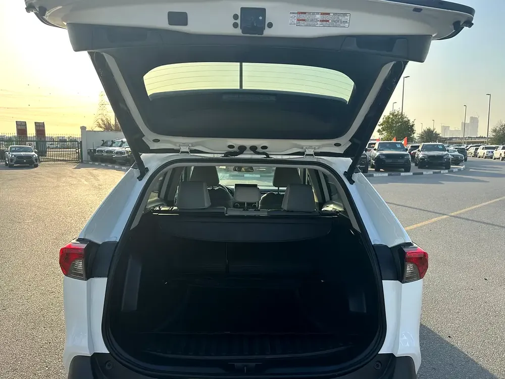 2025 Toyota RAV4 XLE - Image 10