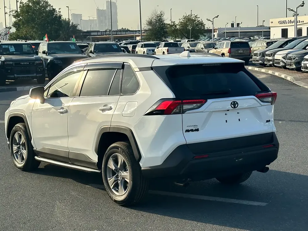 2025 Toyota RAV4 XLE - Image 8