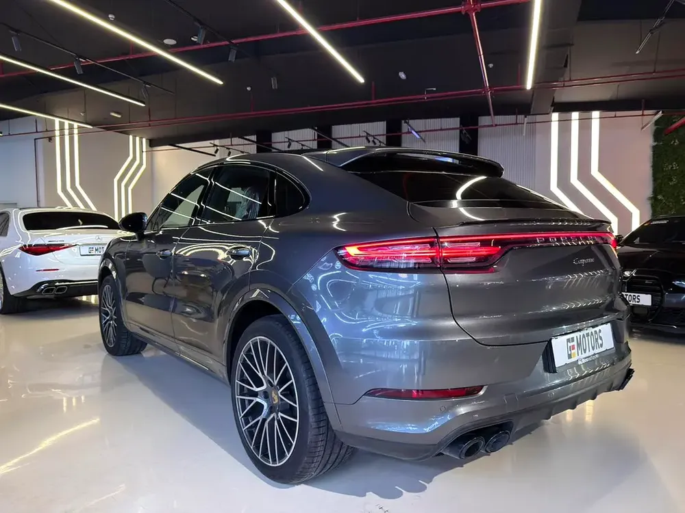 2023 Porsche Cayenne Coupe - GCC Specs - Full service history available - Image 6