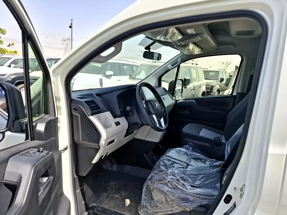 HIACE HIGH ROOF 3.5L 2026 AT PETROL 13 SEATS (EXPORT ONLY) - Image 10
