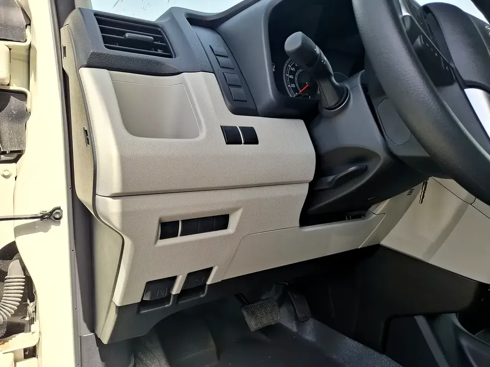 HIACE HIGH ROOF 3.5L 2026 AT PETROL 13 SEATS (EXPORT ONLY) - Image 12